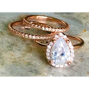 Rose Gold Pear-Shaped Engagement Ring & Band
